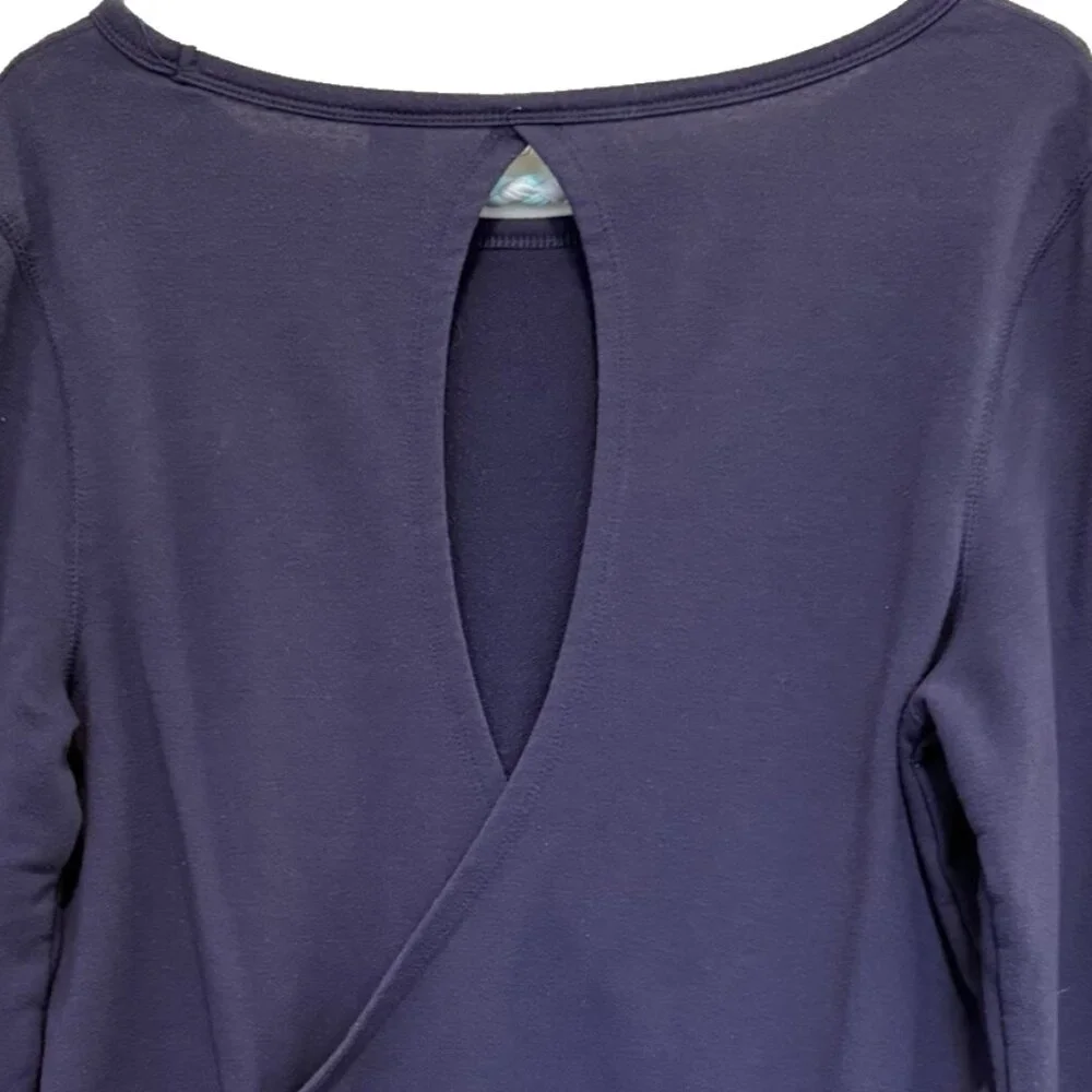 Old Navy Active Women Workout Top Size M Open Back Navy Long Sleeve Athletic Gym